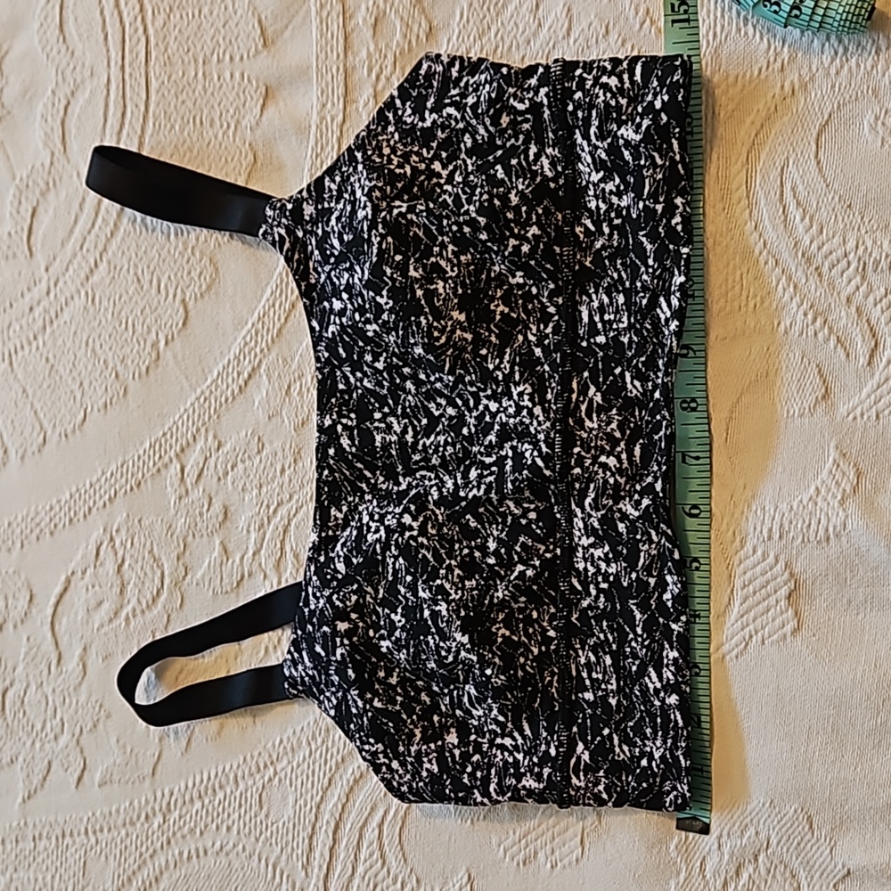 Beautiful Black & White Sports Bra Size 10